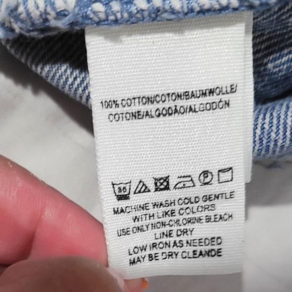 Free People We The Free Embroidered Distressed Printed Jean Shorts Size 25 - Picture 5 of 9